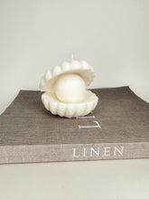 Load image into Gallery viewer, Large Shell Candle
