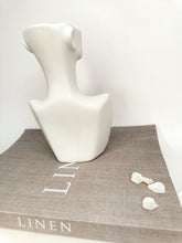 Load image into Gallery viewer, Woman Face Vase
