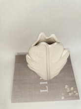 Load image into Gallery viewer, Ceramic Leaf Vase
