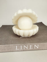 Load image into Gallery viewer, Large Shell Candle
