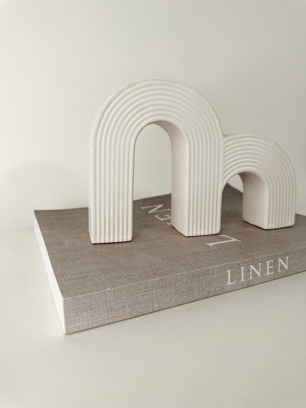 U candle holder