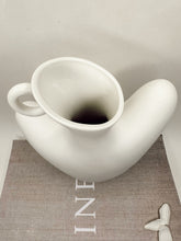 Load image into Gallery viewer, Woman Vase
