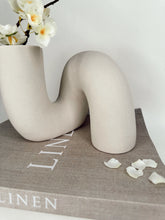 Load image into Gallery viewer, Twist Vase
