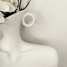Load image into Gallery viewer, Woman Vase
