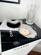 Load image into Gallery viewer, Silver Tip Oyster Shell Candles
